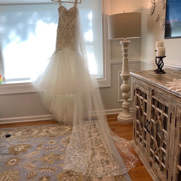 CASABLANCA BRIDAL Dresses & Skirts - Casablanca Bridal Wedding Dress sz 6 💕